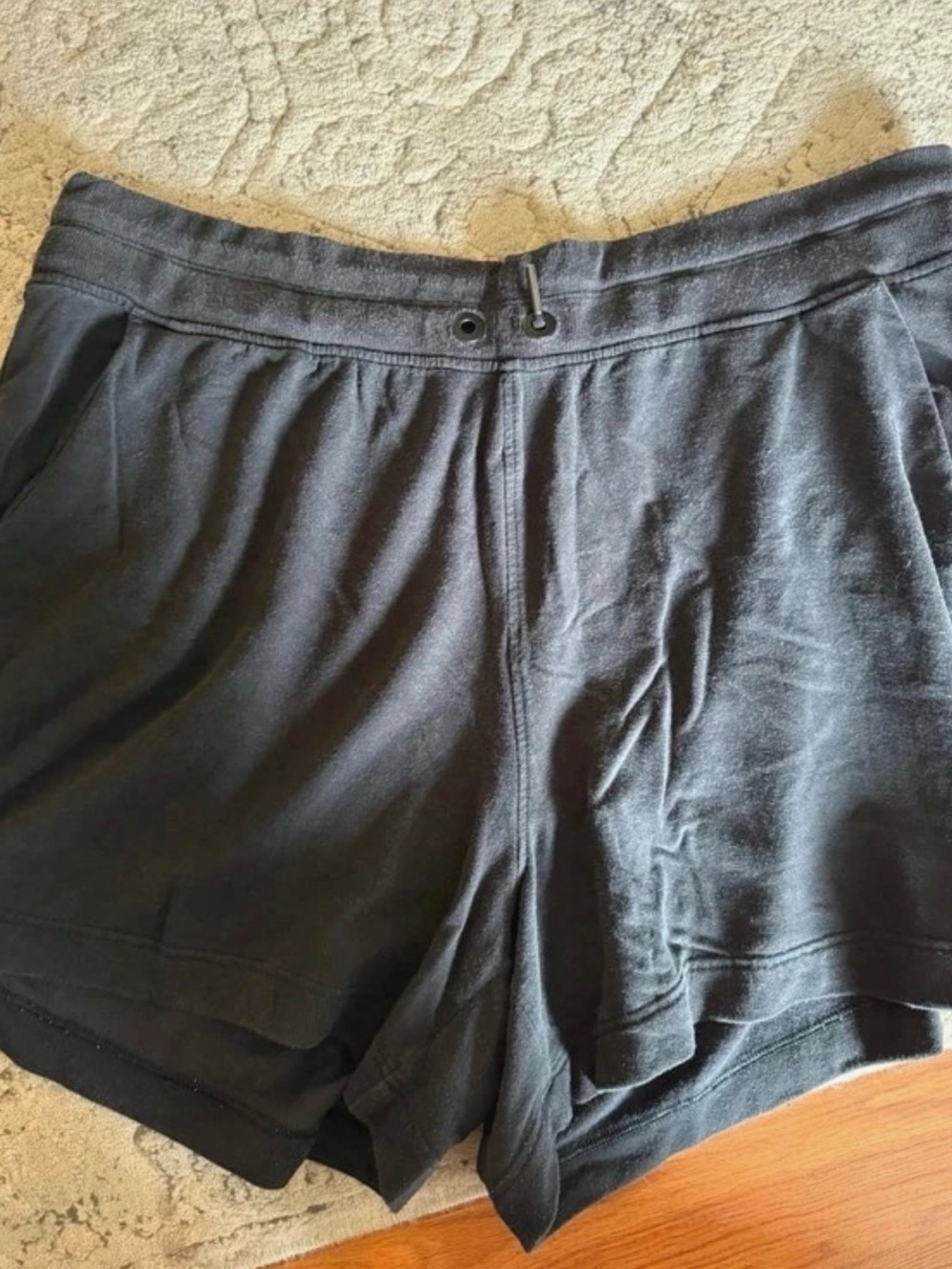 Athleta Balance 4in Shortie Black Shorts